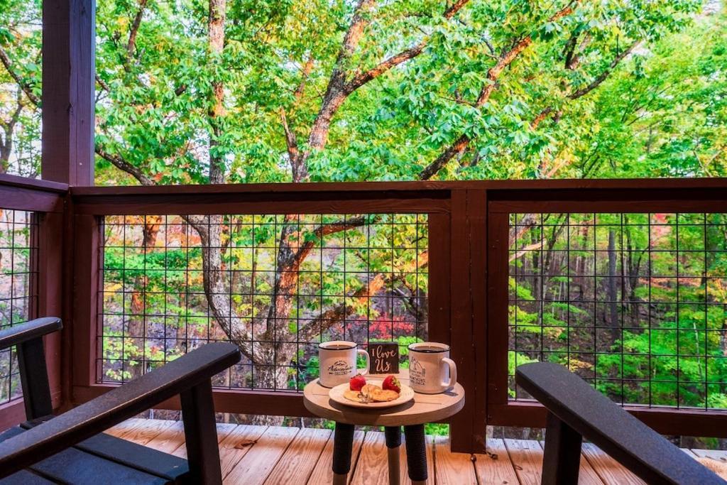 Nordic Mountain Modern Lodge - Family Friendly Luxury Cabin In Walden'S Ridge Sevierville Eksteriør billede